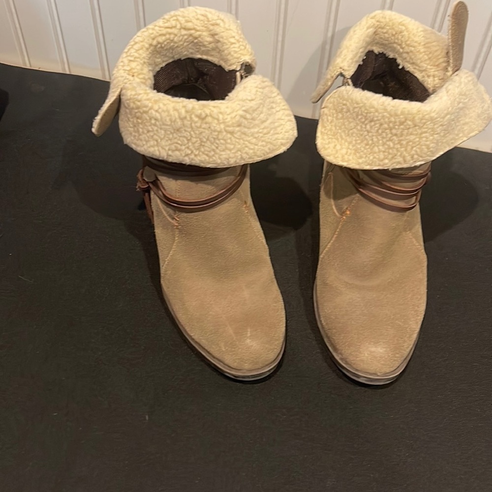 Sports boots